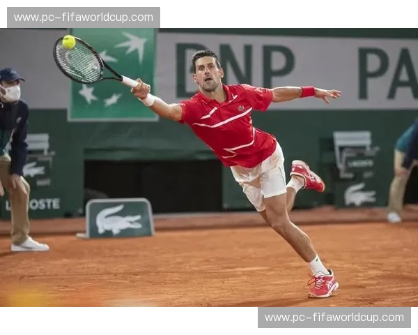 红土上的精神围城：德约科维奇与布斯塔的“猎手”与“磨王”之争